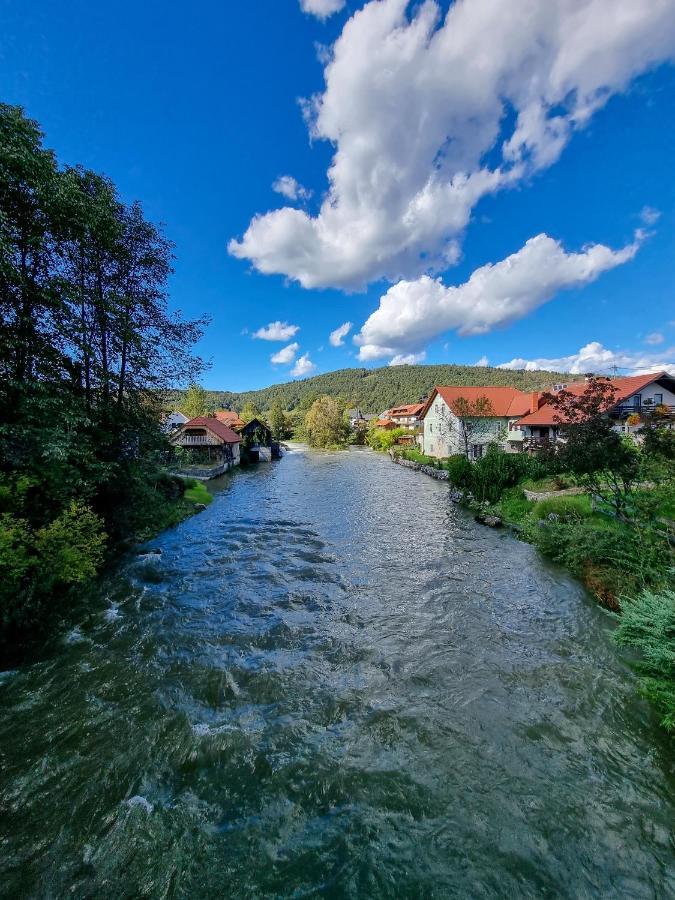 Krka River Lodge Znojile pri Krki Eksteriør bilde