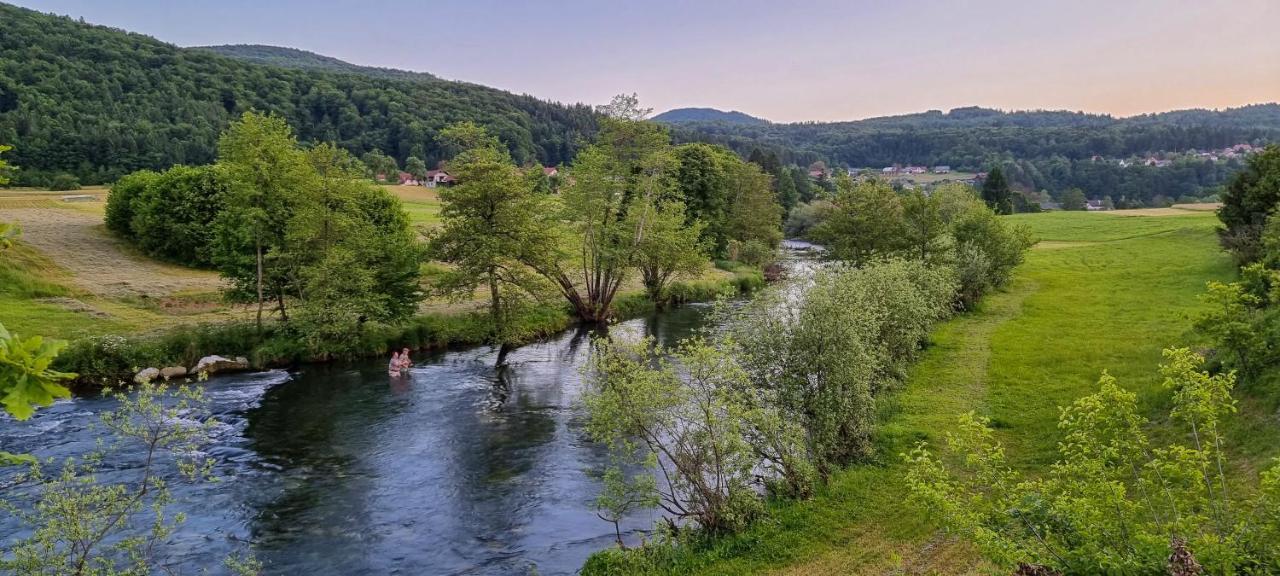 Krka River Lodge Znojile pri Krki Eksteriør bilde